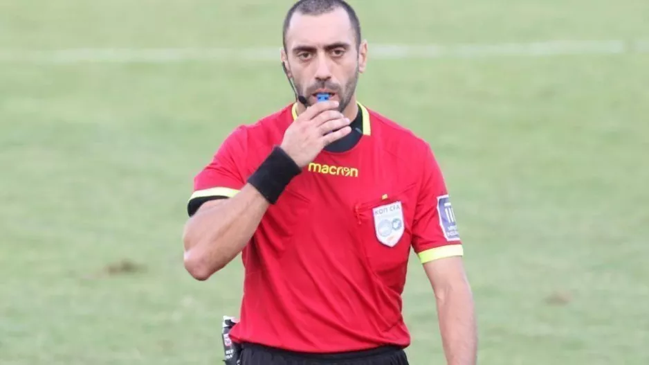 Σφυρίζει στη Παρεκκλησιά