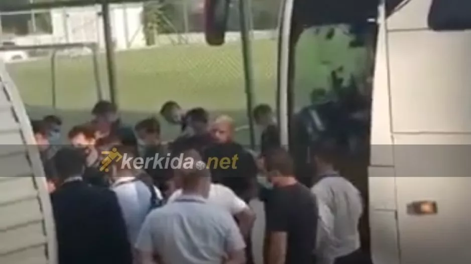 ΒΙΝΤΕΟ/Έφτασε στο γήπεδο η ΑΕΛ