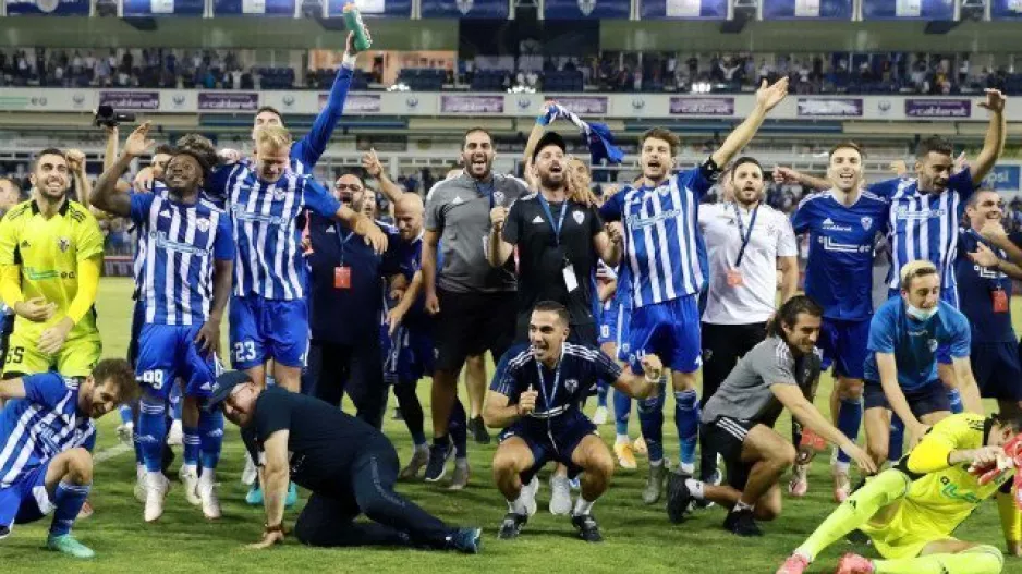 Κάτω... ο Πουλλαΐδης!