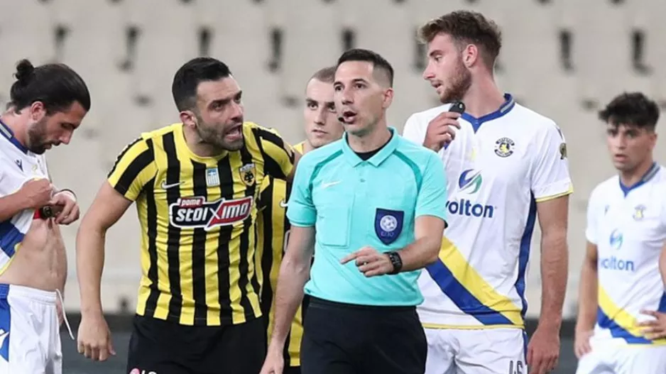 Διαιτητής σε Τζαβέλλα: «Δεν έφταιγες εσύ»