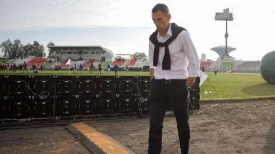 Ο προπονητής... Gustavo Poyet