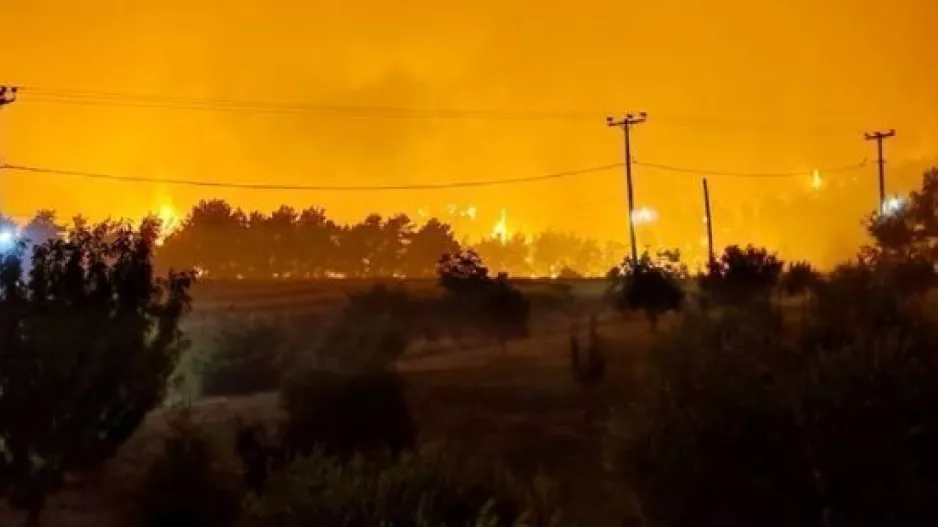 Θρίλερ για την πύρινη λαίλαπα σε Αρχαία Ολυμπία, Βόρεια Εύβοια και Μεσσηνία