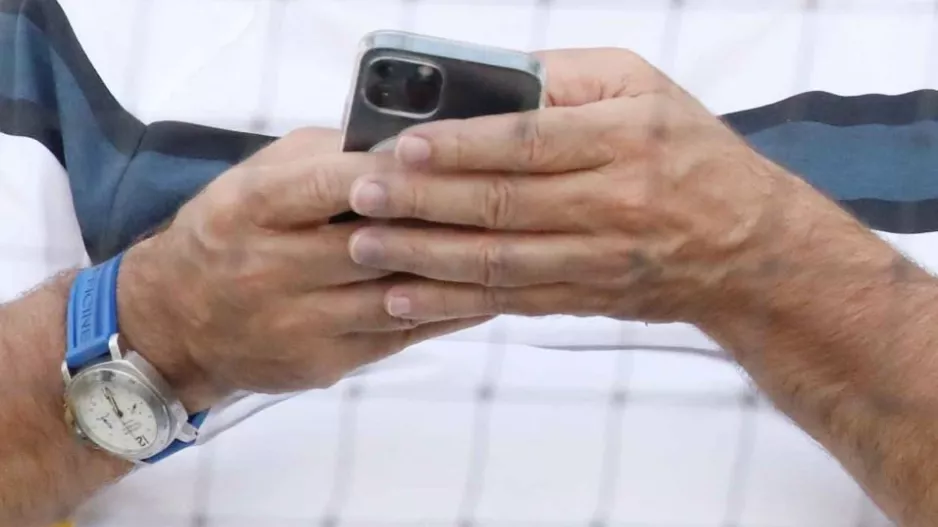 Πρώτο SMS/ΑΠΟΕΛ!