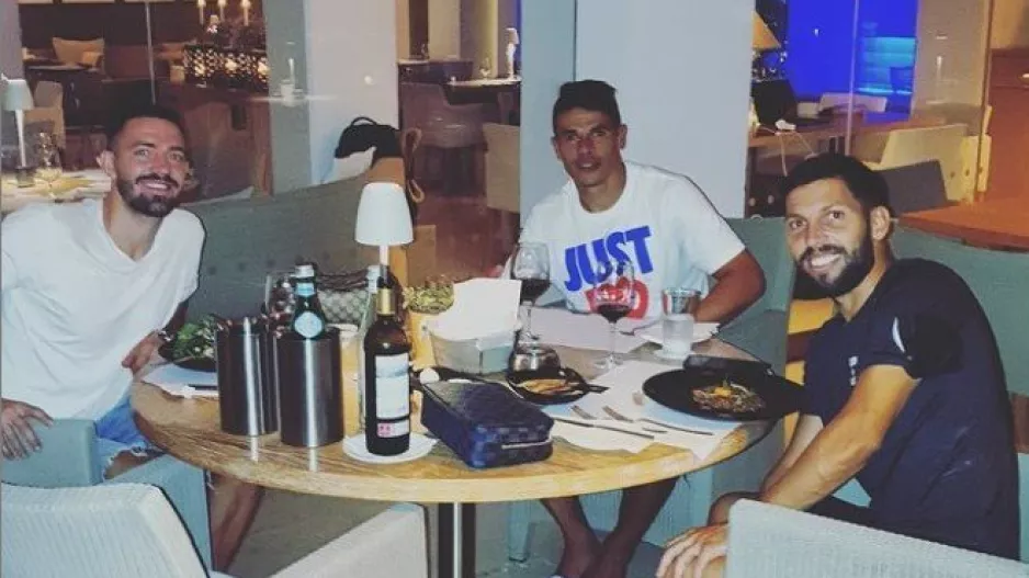 Δείπνο... για τρεις!