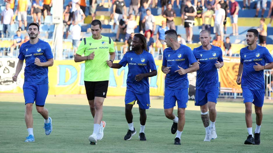 Έρχεται τριπλή... αποχώρηση