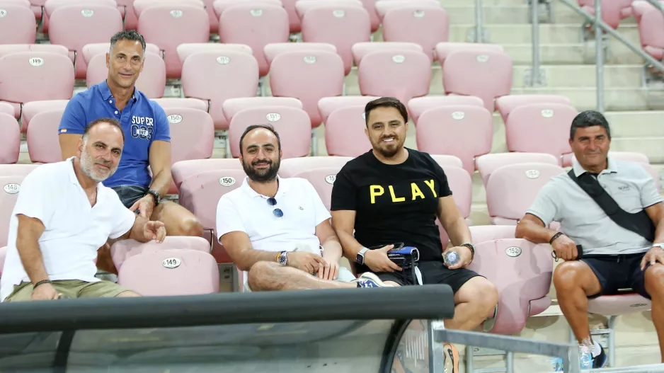 Μεγάλη... παρέα για την Ανόρθωση