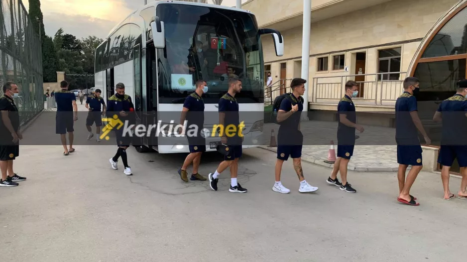 Έφτασε στο γήπεδο η ΑΕΛ (φώτος/βίντεο)