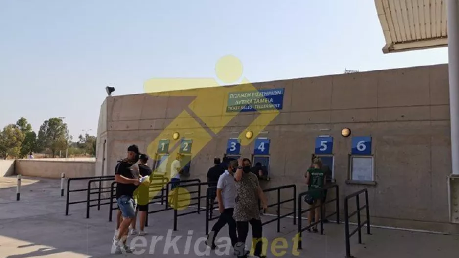 Κίνηση... στο ΓΣΠ, εισιτήρια και "ματιές" στην μπουτίκ (φώτο)