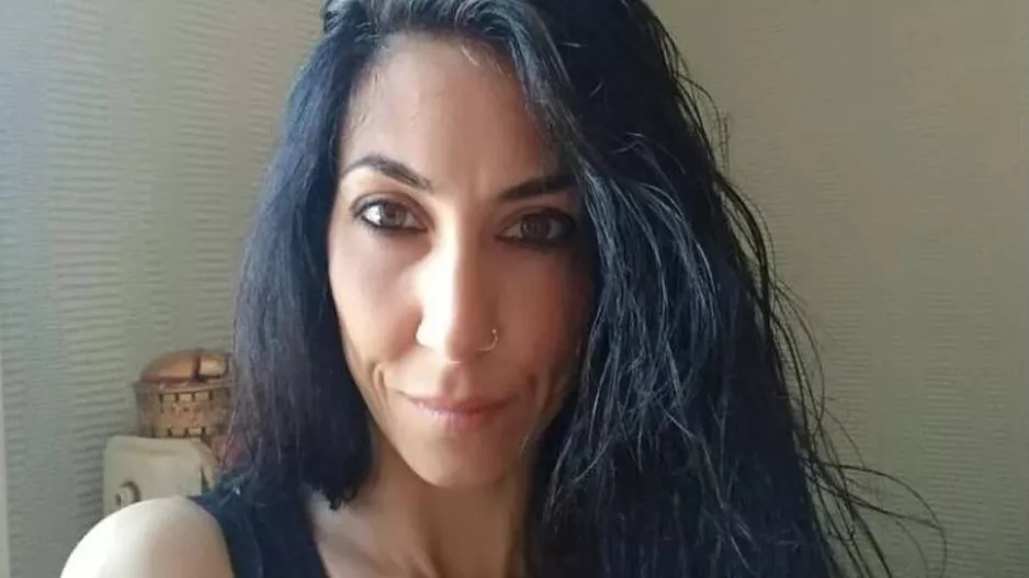 Η πυροσβέστρια που συγκλόνισε και έγινε viral στο διαδίκτυο