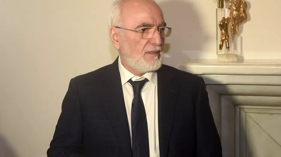 Σύσκεψη του Ιβάν Σαββίδη με το ιατρικό επιτελείο