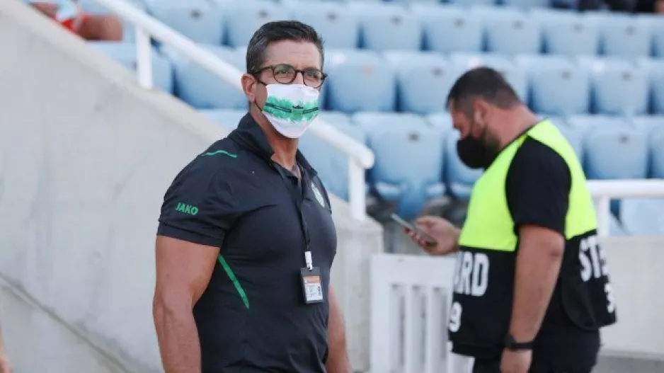 Τορναρίτης: "Καλύτερα μόνος, παρά με το πλήθος..."