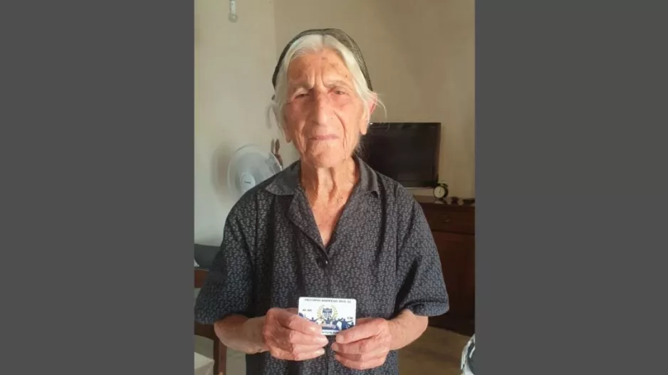 Η γηραιότερη οπαδός με season στην Κύπρο!