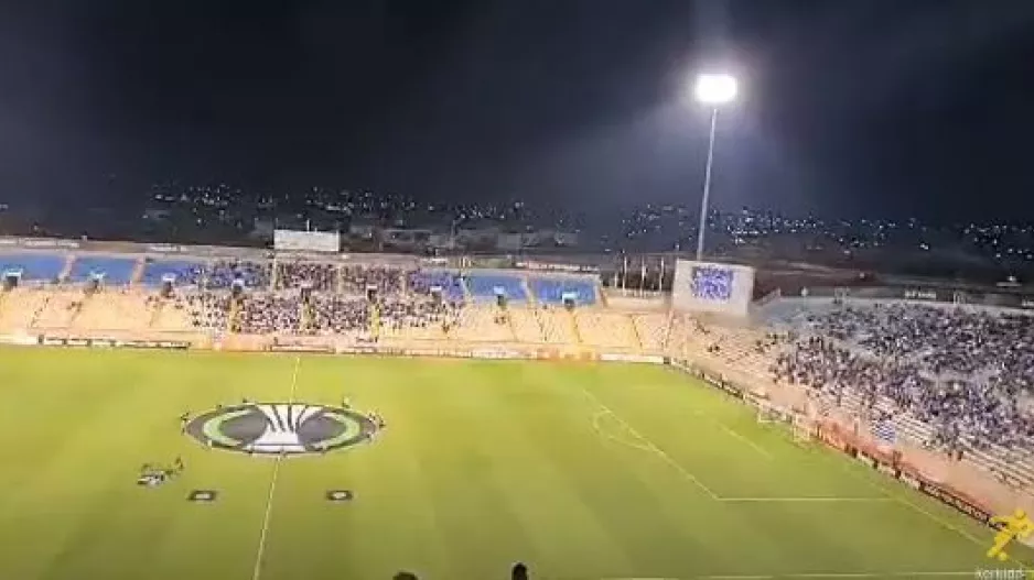 Ολο το γήπεδο "Χώμα που περπάτησα"! (βίντεο)