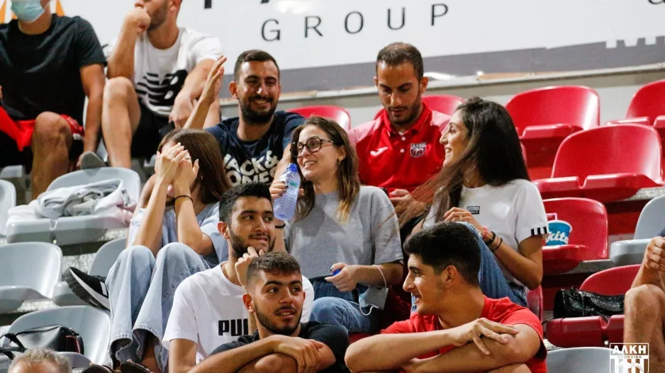 Στην κερκίδα ο Καστάνας