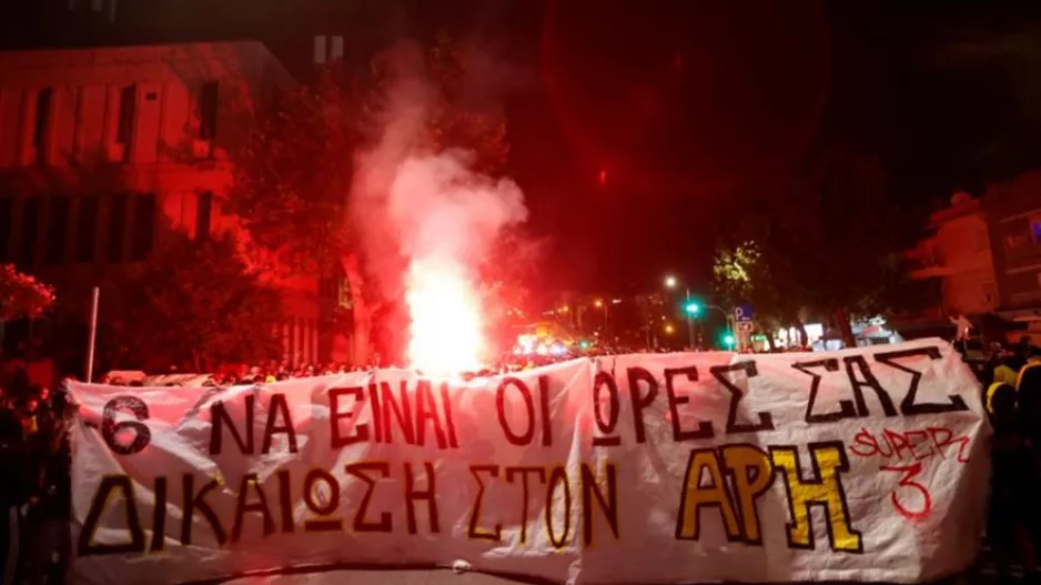Οπαδοί του Άρη στα γραφεία της ΕΠΟ: «Πάρτε το χαμπάρι, με -6 δεν θα γίνει ΔΕΘ»