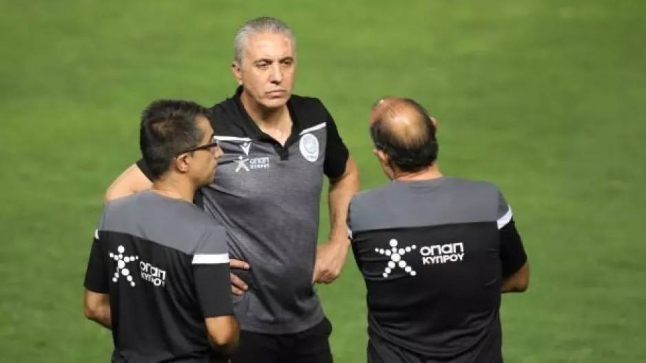 Τους άφησε ξανά εκτός ο Κωστένογλου