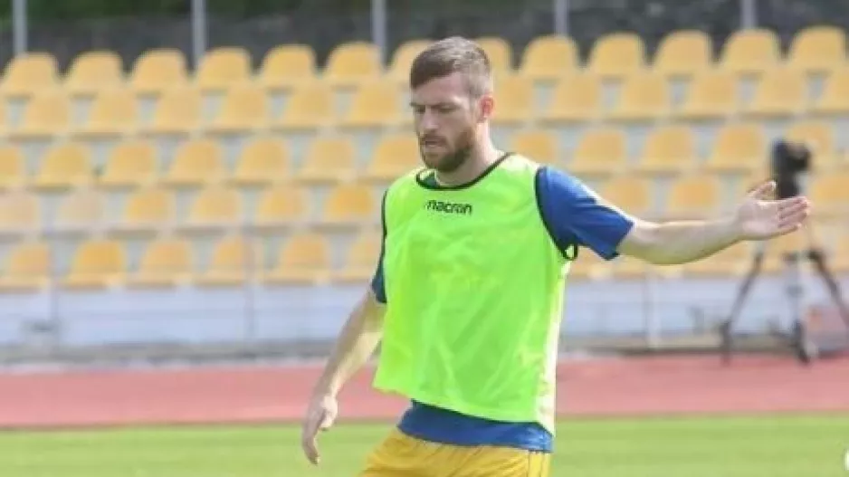ΑΠΟΕΛ/Νεότερο: Byrne... out, Ndongala... in (;)