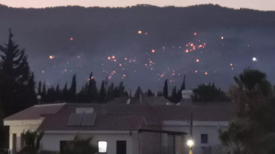 Υπό μερικό έλεγχο η φωτιά στο Αρμενοχώρι