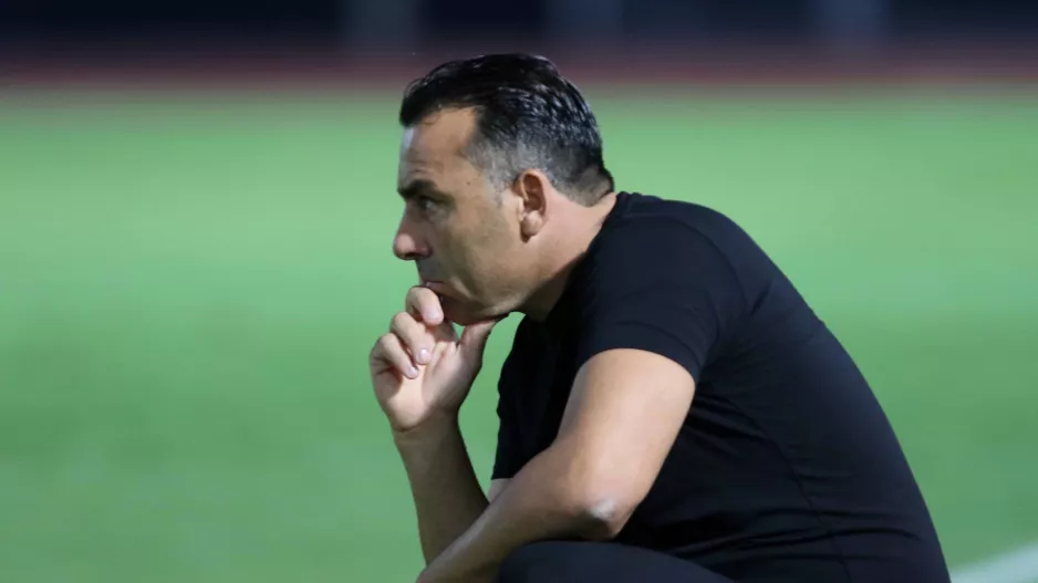 ΑΠΟΕΛ/3+2 επιλογές για την άμυνα