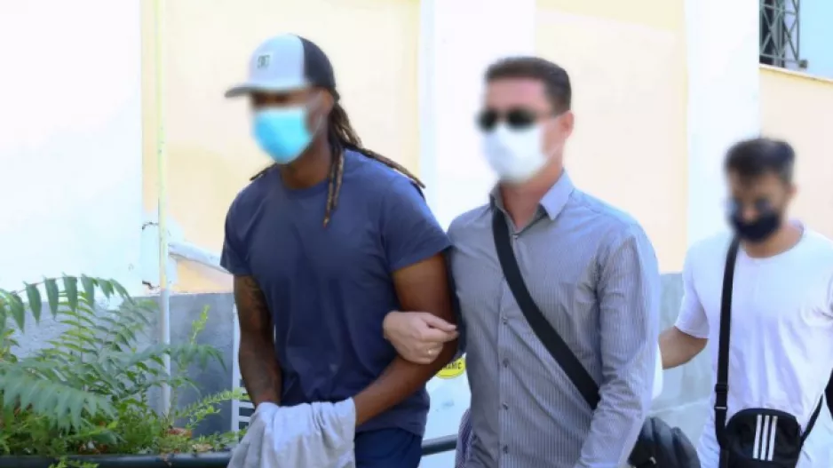 Ξεσπά η μητέρα της 17χρονης: "Δεν είναι η κόρη μου στο βίντεο"