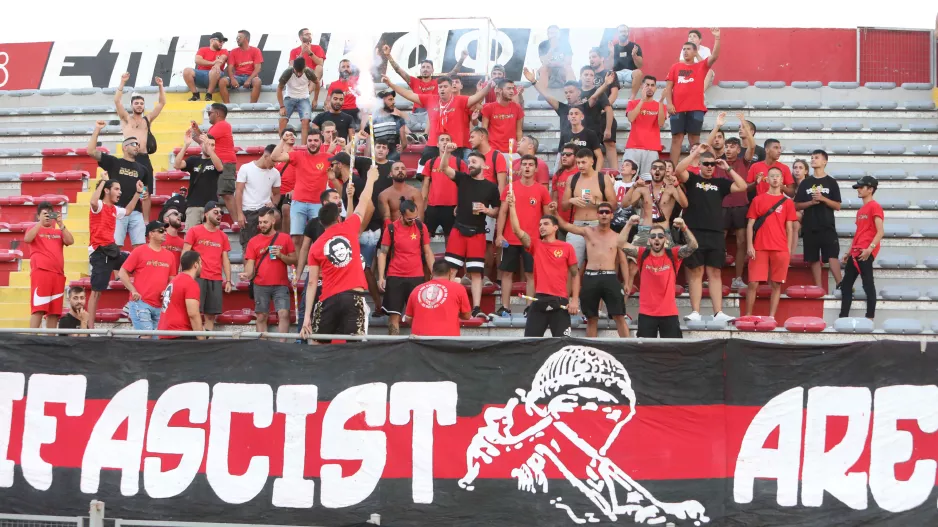 Με τον κόσμο της στα γήπεδα!