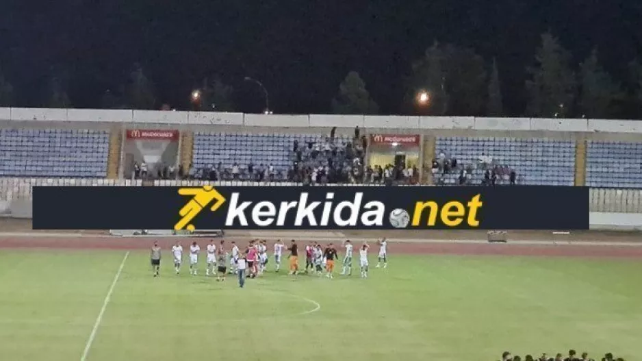 Οπαδοί-Παίκτες: Ρυθμικά "ΟΜΟΝΟΙΑ" μετά το πρώτο τρίποντο (Βίντεο) 