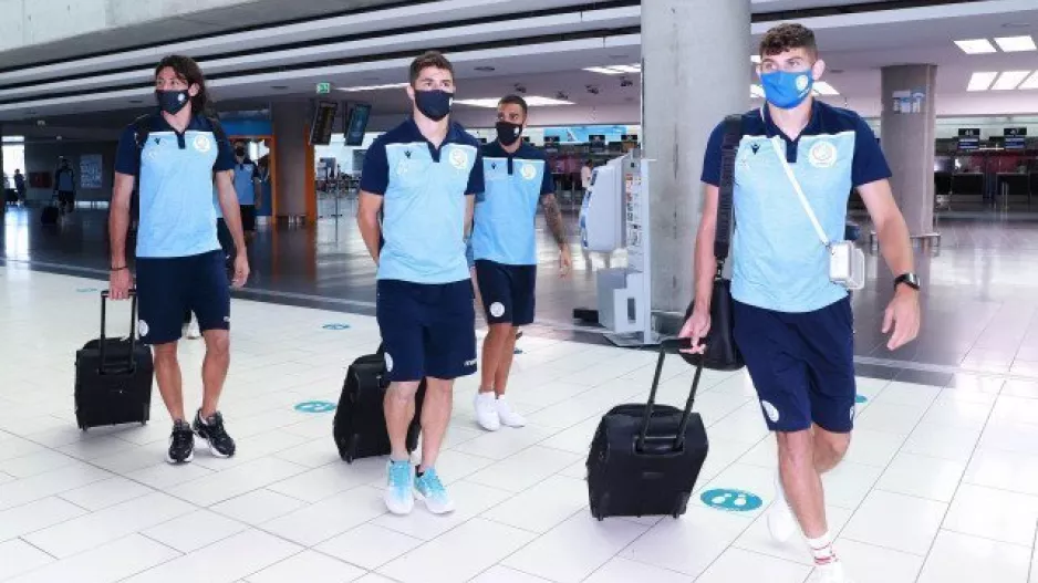 Στο αεροδρόμιο η Εθνική μας (Φώτος/Βίντεο)