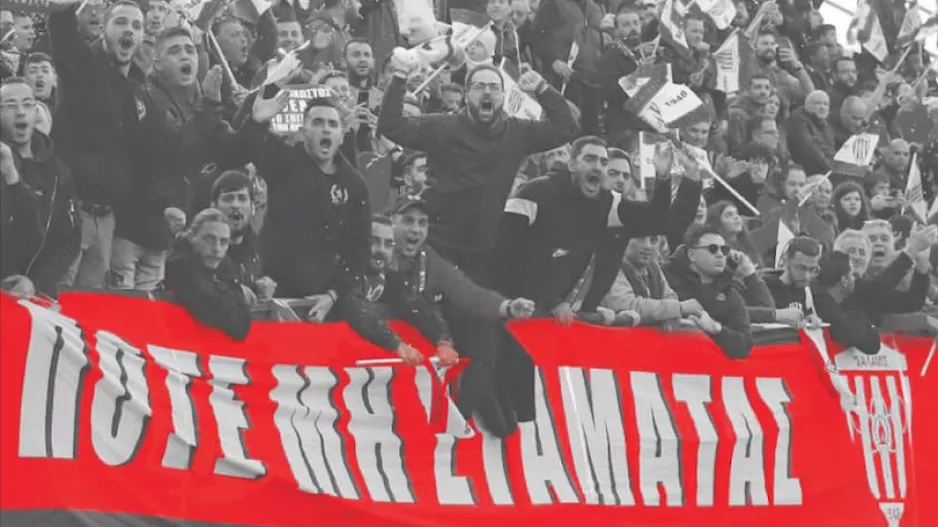 "Μες την προσφυγιά..."