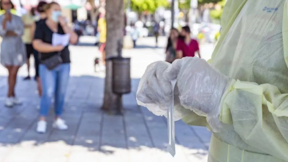 Τι αλλάζει με τα δωρεάν rapid για εμβολιασμένους με 1η δόση