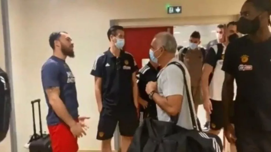 Περίμενε για να χαιρετίσει την αποστολή του ΠΑΟ (βίντεο)
