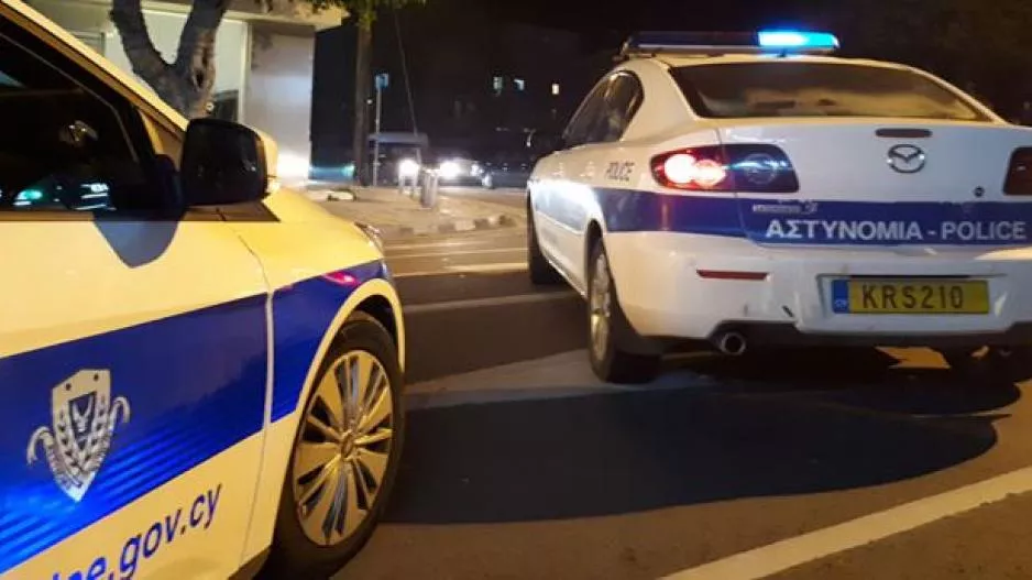 Κουκουλοφόροι επιτέθηκαν σε οπαδούς της ΑΕΛ - Δυο σοβαρά τραυματίες