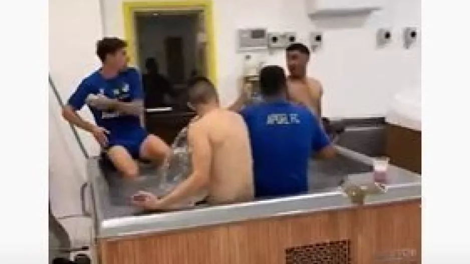 Μπουγέλο Ντανίλο σε Καρώ για το... "Happy Birthday"