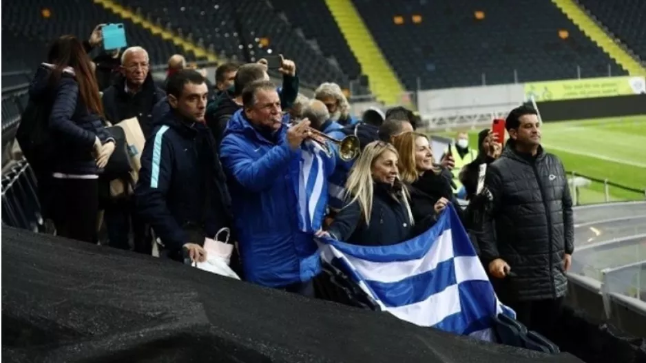Έλληνες οπαδοί στην προπόνηση! 