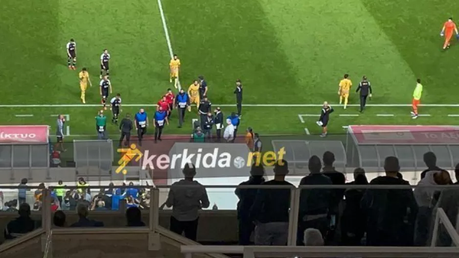 ΒΙΝΤΕΟ/Οι ΑΠΟΕΛίστες αποδοκίμασαν έντονα τον Χριστοδούλου
