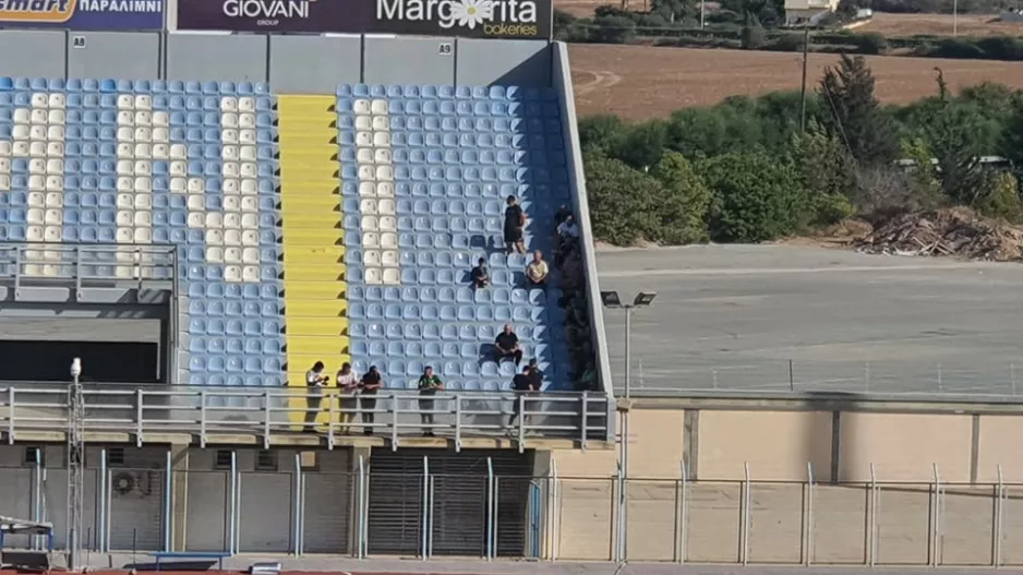 Στην άκρη για σκιά! (φώτος)