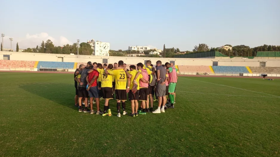 "Συνεχίζουμε σεμνά και ταπεινά"