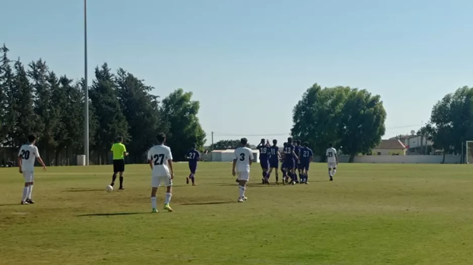 Σαλαμινάκκα... 2-0 και κορυφή!