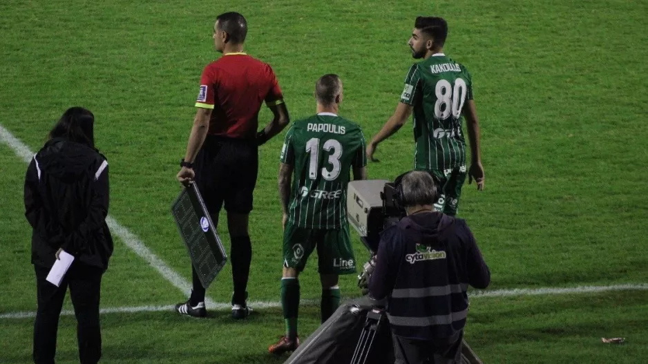 ΔΙΠΛΗ από Μπεργκ