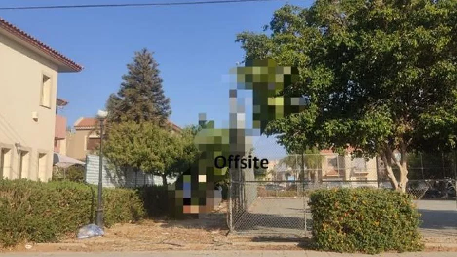 Αίσιο τέλος στη Λεμεσό - Κατέβηκε ο άνδρας από τον πάσσαλο