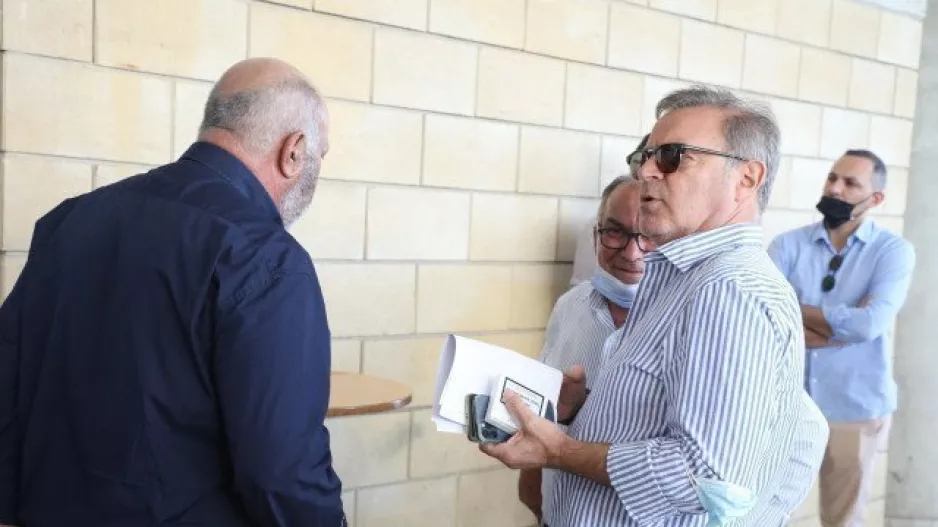 Kοινή καταγγελία;