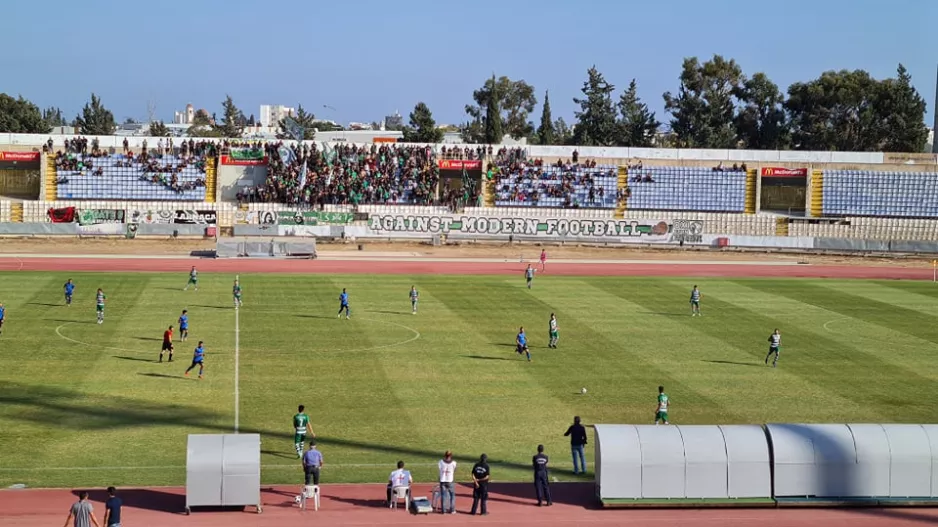 ΘΥΡΑ 9...