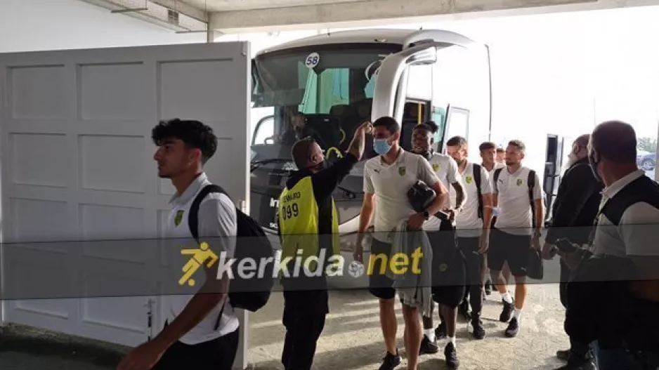 ΦΩΤΟΣ/Στο γήπεδο η ΑΕΚ