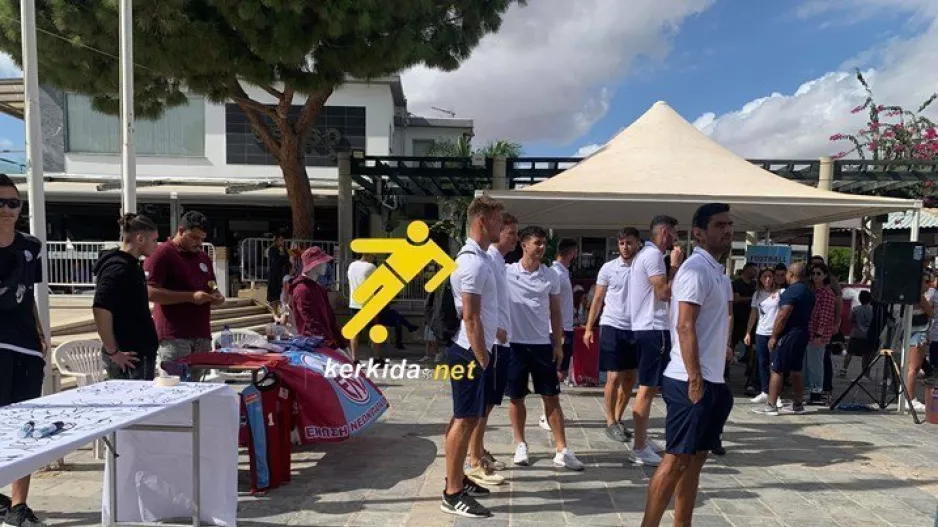 Eνωσίτικη γιορτή στην Πλατεία (φώτος/βίντεο)