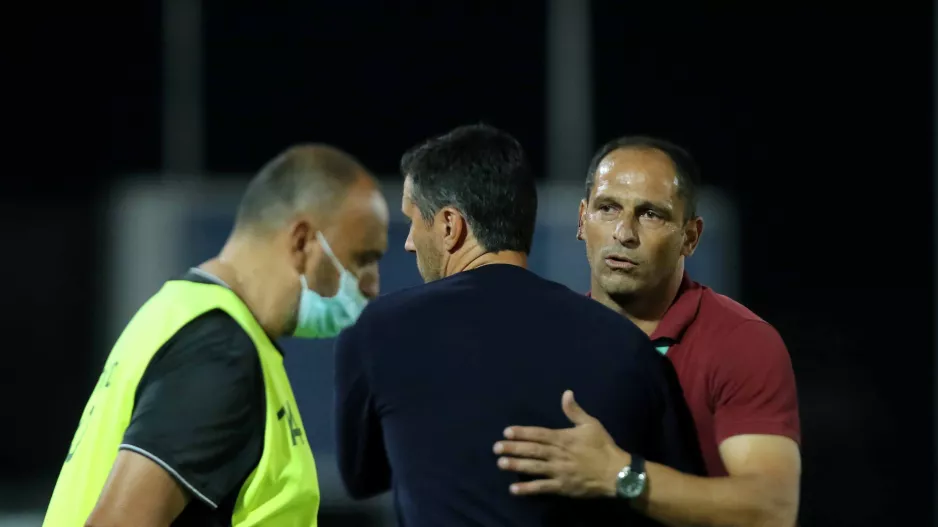 Μαζί στην πρώτη εξάδα;
