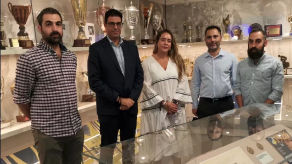 Επίσκεψη αξιωματούχων της ΚΟΚ στο Μουσείο ΑΠΟΕΛ
