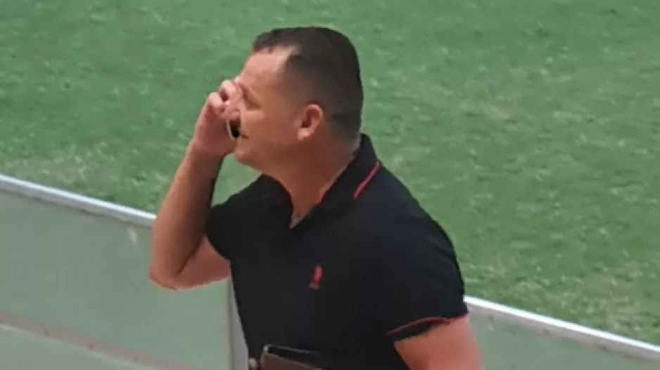 Δίπλα στην ομάδα του χωριού