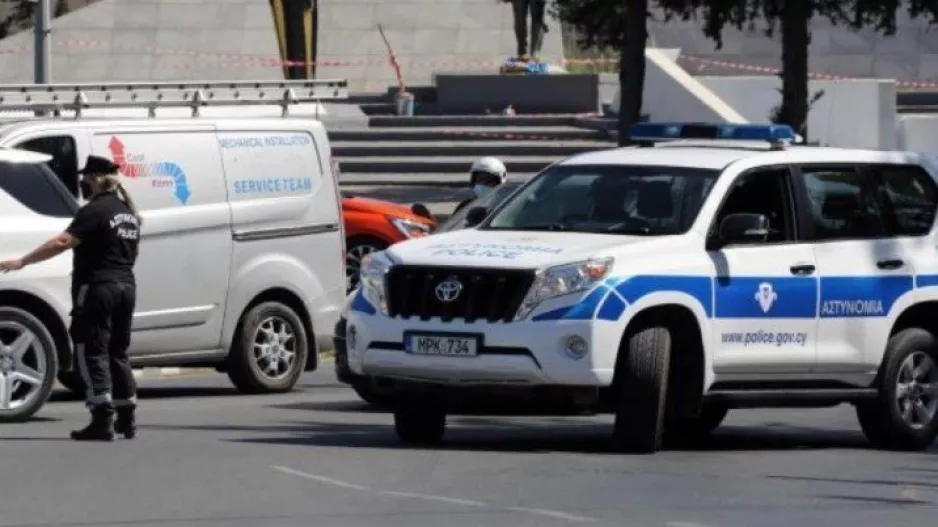 Εντόπισαν παιδί 2 ετών μόνο σε δρόμο / Ψάχνουν την οικογένεια του