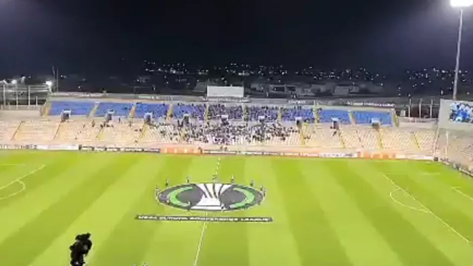"Χώμα που περπάτησα"... πριν την σέντρα (Βίντεο)