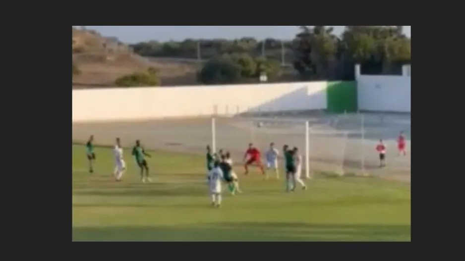 (ΒΙΝΤΕΟ) Το εντυπωσιακό γυριστό και η κεφαλιά