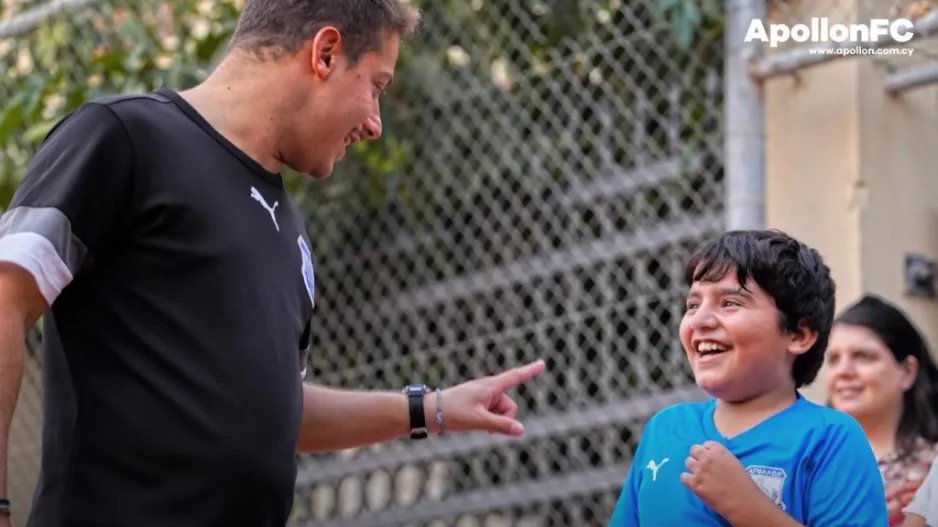 Στα "μπλε" του Απόλλωνα τα προσφυγόπουλα! (φώτος)